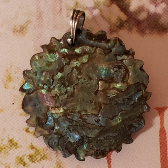 Vintage Abalone Artisan Carved Cameo Pendant - Picture 3 of 4